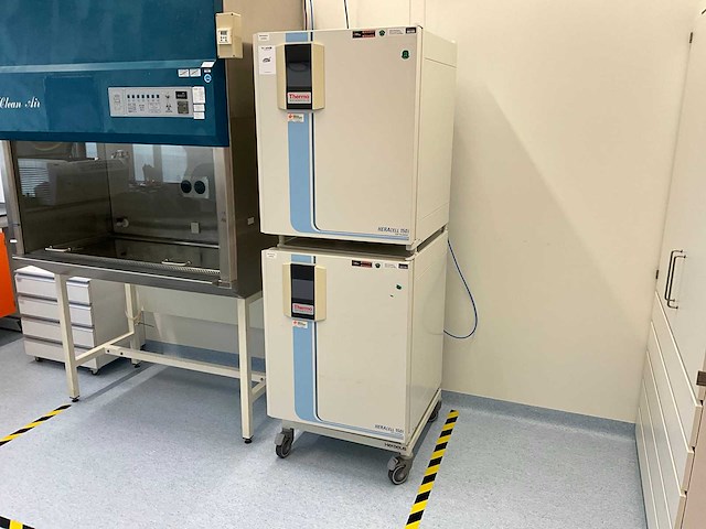 Thermo scientific heracell 150i gp laboratorium co2-incubator (2x) - afbeelding 1 van  13