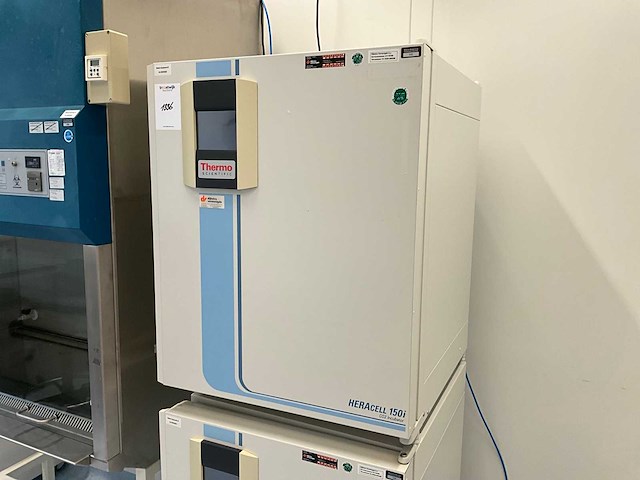 Thermo scientific heracell 150i gp laboratorium co2-incubator (2x) - afbeelding 2 van  13
