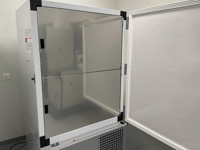 Thermo scientific tsx70086v ult laboratoriumvriezer - afbeelding 1 van  3