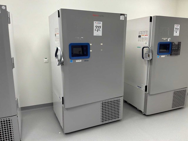 Thermo scientific tsx70086v ult laboratoriumvriezer - afbeelding 1 van  7
