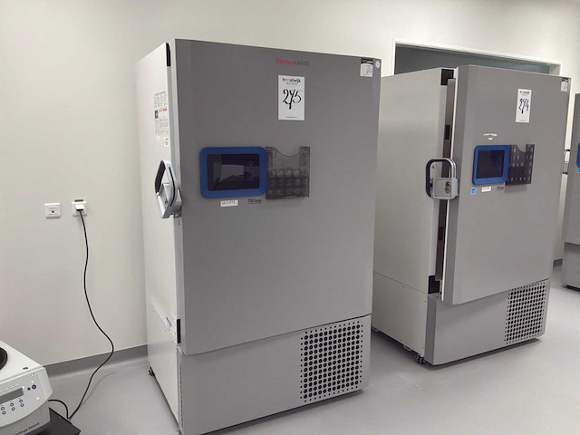 Thermo scientific tsx70086v ult laboratoriumvriezer - afbeelding 1 van  7