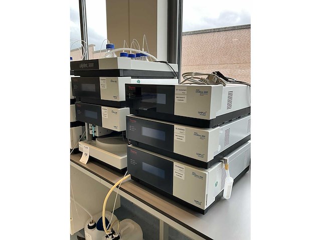 Thermo scientific ultimate 3000 hplc-systeem - afbeelding 3 van  9