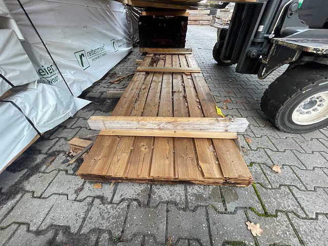 Thermo vuren channelsiding 3000x142x18mm (30x) - afbeelding 1 van  3