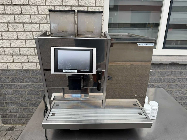 Thermoplan - black & white - koffiemachine - afbeelding 1 van  4