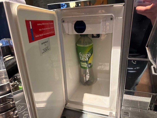 Thermoplan black and white 3 koffiemachine met accessoires - afbeelding 2 van  5