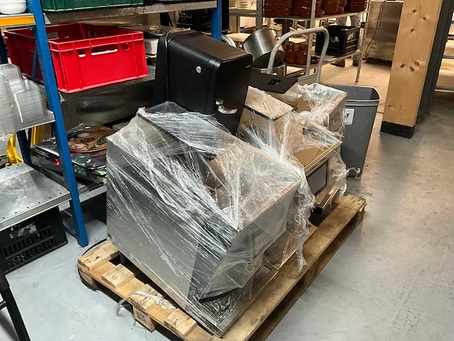 Thermoplan black&white 3 koffiemachine (3x) - afbeelding 2 van  4