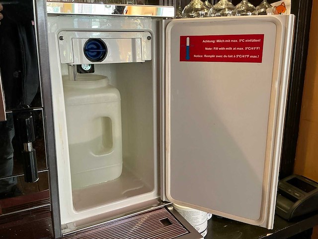 Thermoplan black&white 3 koffiemachine - afbeelding 6 van  6