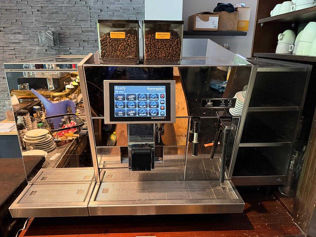 Thermoplan black&white 3 professionele volautomatische espressomachine - afbeelding 3 van  11