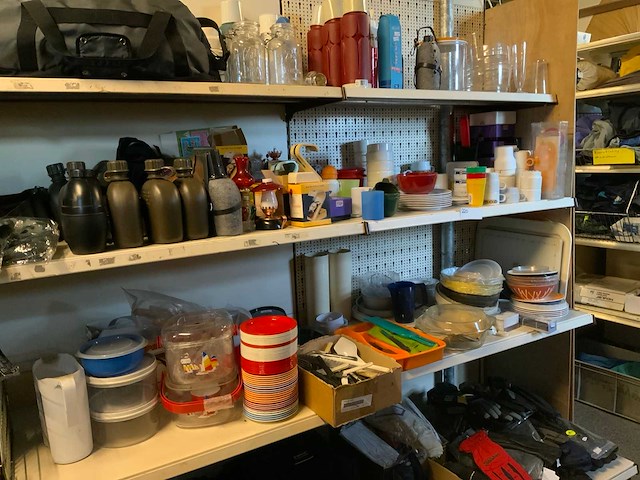 Thermoskannen flessen en serviesgoed - afbeelding 3 van  10