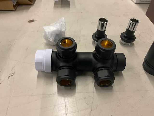 Thermostatisch radiator aansluitblok haaks mat zwart - afbeelding 2 van  5