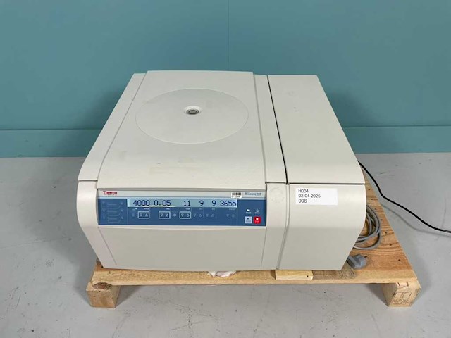 Thermowetenschappelijk - heraeus megafuge 16r - centrifuge - 2010 - afbeelding 1 van  8