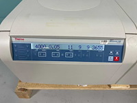 Thermowetenschappelijk - heraeus megafuge 16r - centrifuge - 2010 - afbeelding 4 van  8