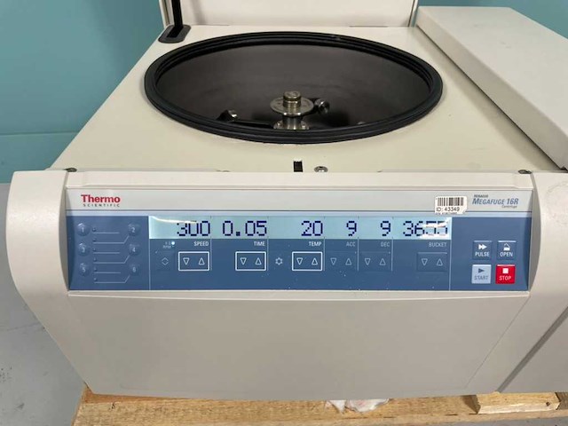 Thermowetenschappelijk - heraeus megafuge 16r - centrifuge - 2010 - afbeelding 7 van  8