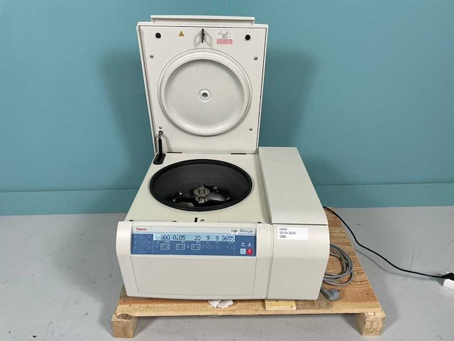 Thermowetenschappelijk - heraeus megafuge 16r - centrifuge - 2010 - afbeelding 8 van  8