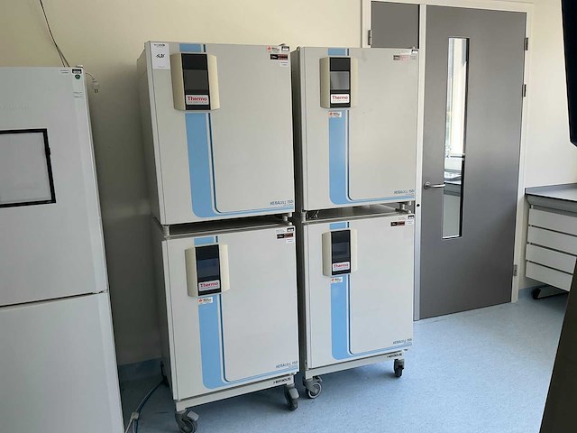 Thermowetenschappelijke heracell 150i gp laboratorium co2-incubator (4x) - afbeelding 15 van  22