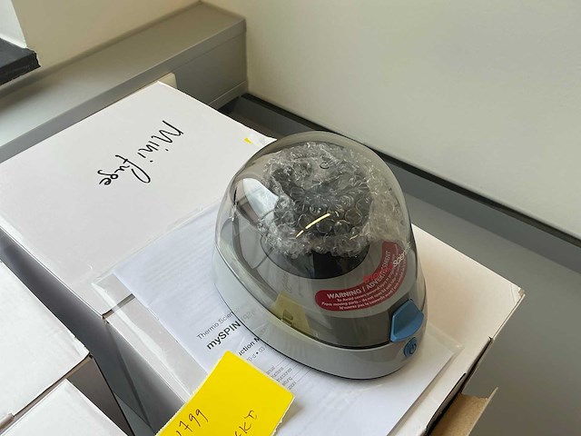 Thermowetenschappelijke myspin 6 mini centrifuge (5x) - afbeelding 2 van  3
