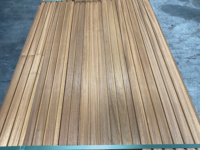 Thermowood ayous rib3 gevelbekleding 240x14x1,7 cm (35x) - afbeelding 7 van  11