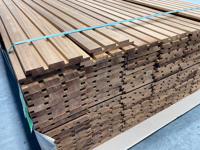 Thermowood ayous rib3 gevelbekleding 240x14x1,7 cm (35x) - afbeelding 9 van  11