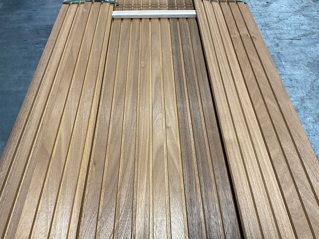 Thermowood ayous rib3 gevelbekleding 300x14x1,7 cm (35x) - afbeelding 3 van  6