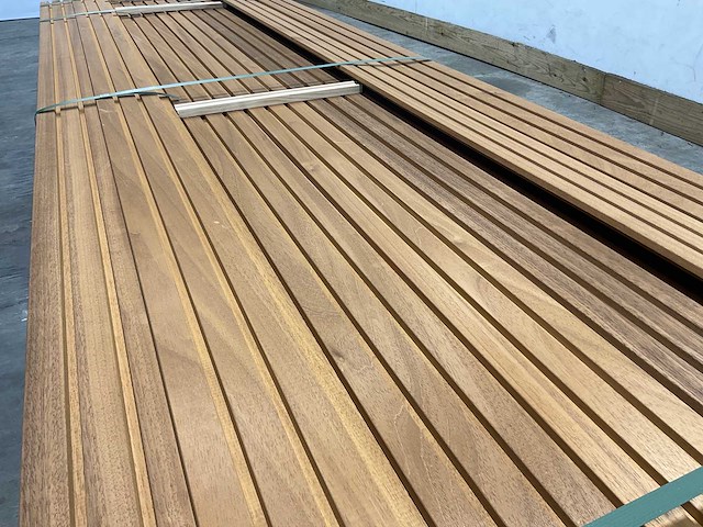 Thermowood ayous rib3 gevelbekleding 300x14x1,7 cm (35x) - afbeelding 3 van  7