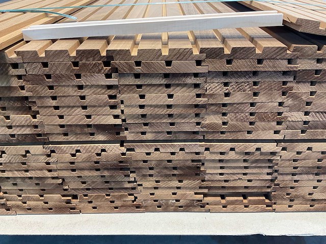 Thermowood ayous rib3 gevelbekleding 300x14x1,7 cm (35x) - afbeelding 7 van  7