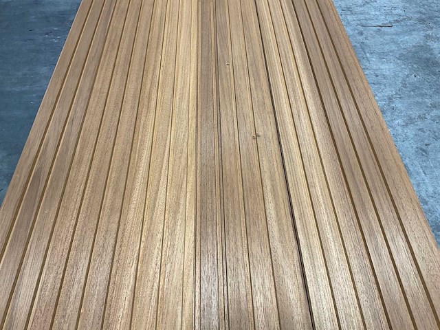 Thermowood ayous rib3 gevelbekleding 330x14x1,7 cm (35x) - afbeelding 7 van  11