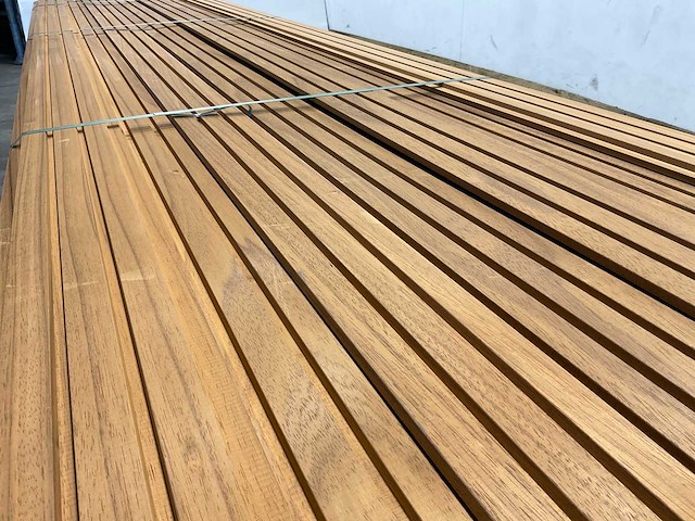 Thermowood ayous rib3 gevelbekleding 420x14x1,7 cm (25x) - afbeelding 5 van  11