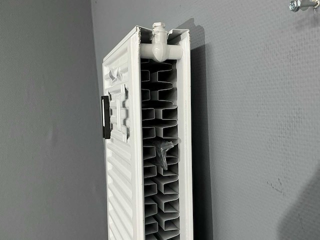 Thermrad - compact 4 plus - radiator 180 x 22 x 30 cm - afbeelding 8 van  13