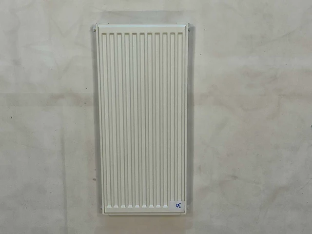 Thermrad - verticale - radiator - afbeelding 1 van  3