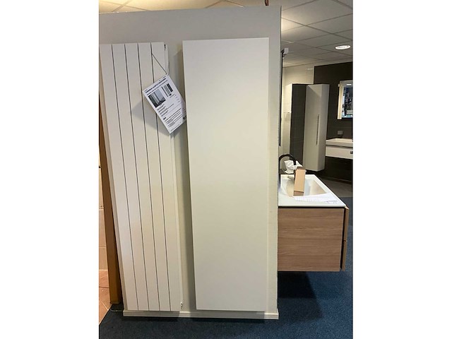 Thermrad alustyle designradiator - afbeelding 2 van  2