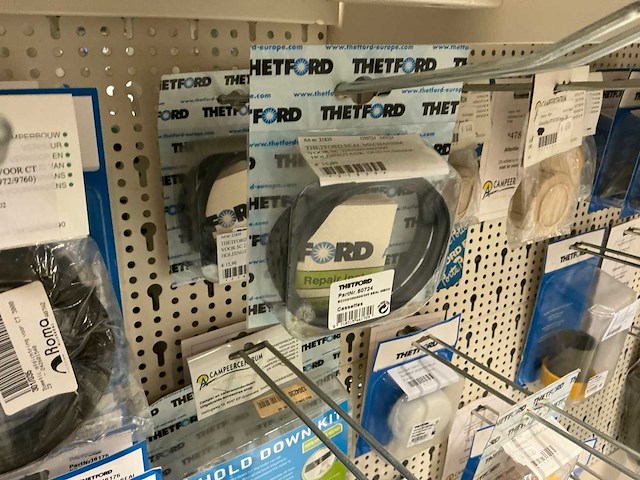 Thetford partij toilet en vuilwatertank onderdelen - afbeelding 6 van  40