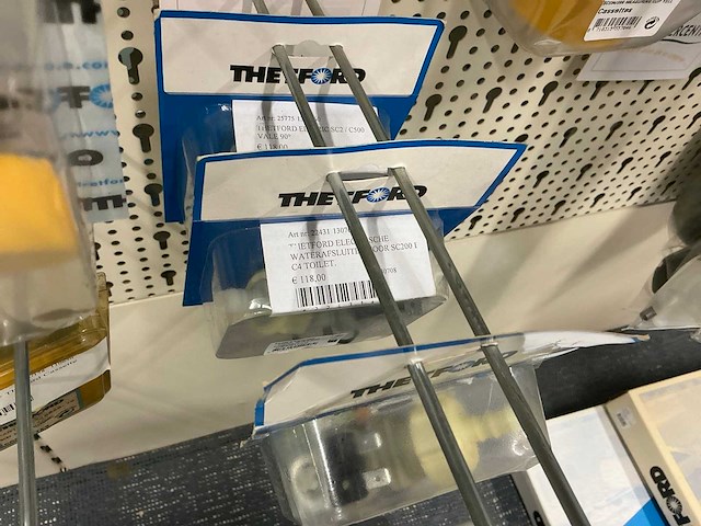 Thetford partij toilet en vuilwatertank onderdelen - afbeelding 9 van  40