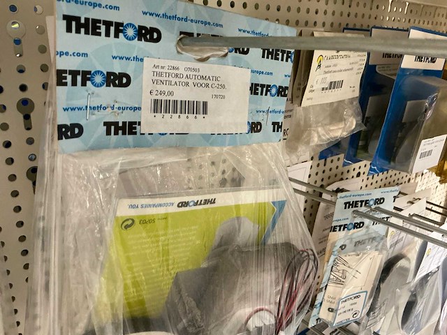 Thetford partij toilet en vuilwatertank onderdelen - afbeelding 15 van  40