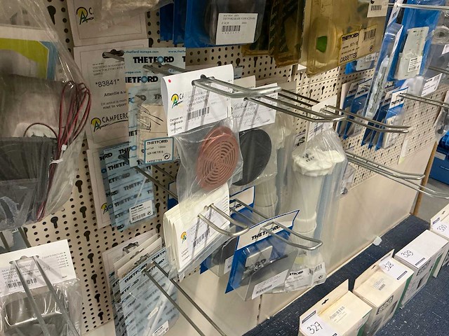 Thetford partij toilet en vuilwatertank onderdelen - afbeelding 16 van  40