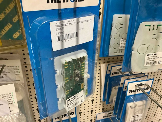 Thetford partij toilet en vuilwatertank onderdelen - afbeelding 20 van  40