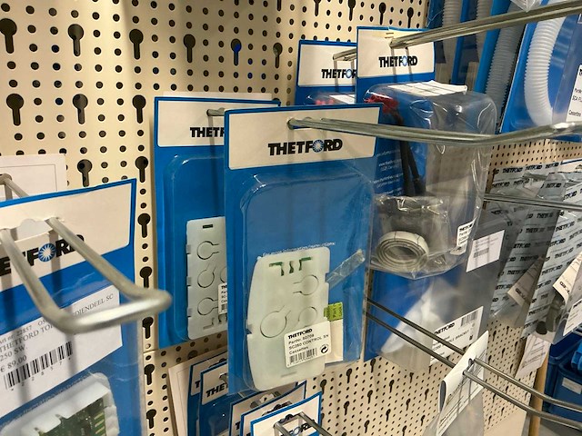 Thetford partij toilet en vuilwatertank onderdelen - afbeelding 22 van  40