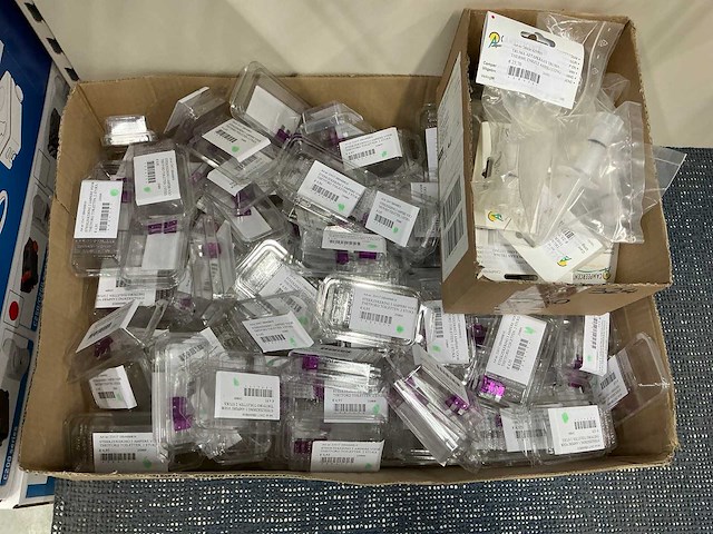 Thetford partij toilet en vuilwatertank onderdelen - afbeelding 12 van  40