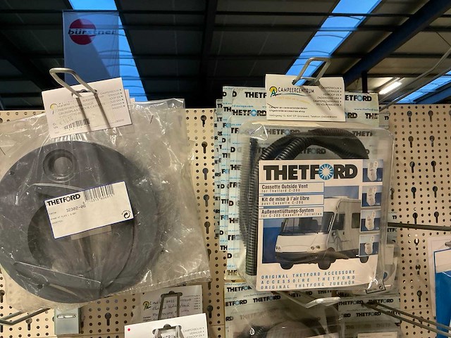 Thetford partij toilet en vuilwatertank onderdelen - afbeelding 25 van  40