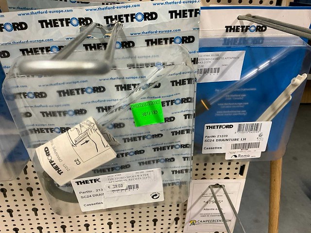 Thetford partij toilet en vuilwatertank onderdelen - afbeelding 33 van  40