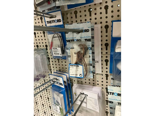 Thetford partij toilet en vuilwatertank onderdelen - afbeelding 38 van  40