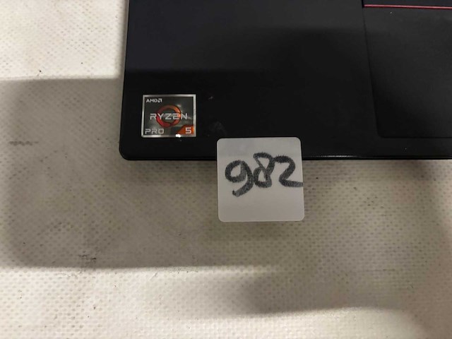 Thinkpad - laptop - afbeelding 2 van  3