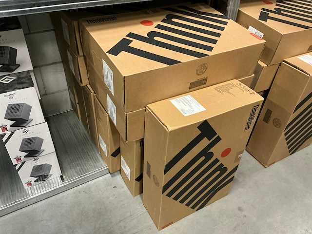 Thinkvision t24i-2l monitoren (10x) - afbeelding 2 van  3