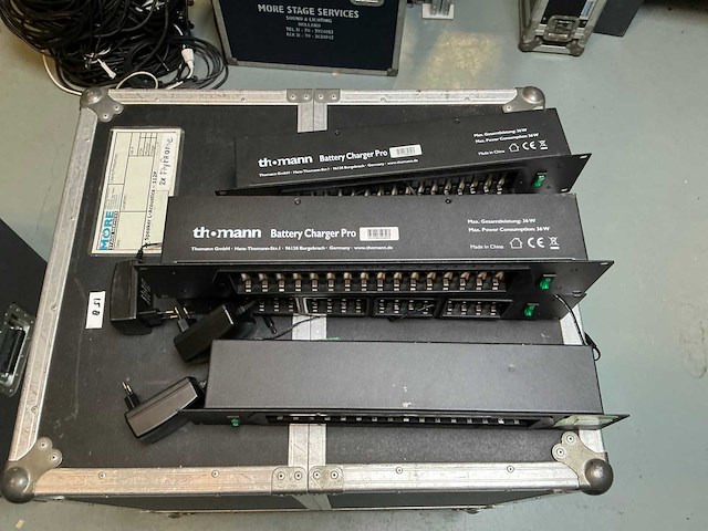 Thomann battery charger pro (4x) - afbeelding 2 van  3