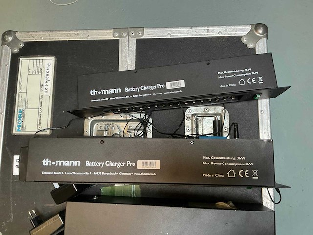 Thomann battery charger pro (4x) - afbeelding 3 van  3