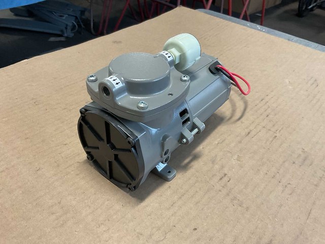 Thomas 107cdc20 compressor and vacuum pump - afbeelding 2 van  3