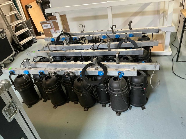 Thomas par 64 4-bar par-spot (2x) - afbeelding 3 van  5