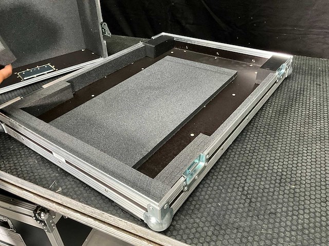 Thon yamaha tf1 flightcase voor mengtafel - afbeelding 3 van  3