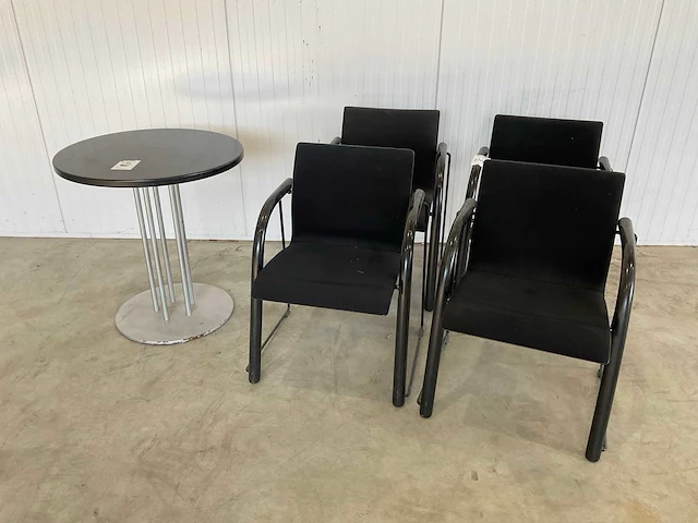 Thonet set 4 x stoel+ tafel - afbeelding 1 van  5
