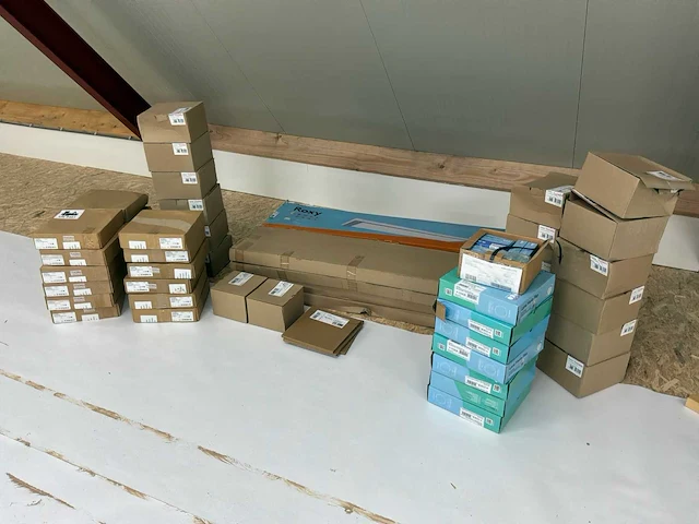 Thorn-zumtobel kantoor verlichting partij - afbeelding 1 van  21