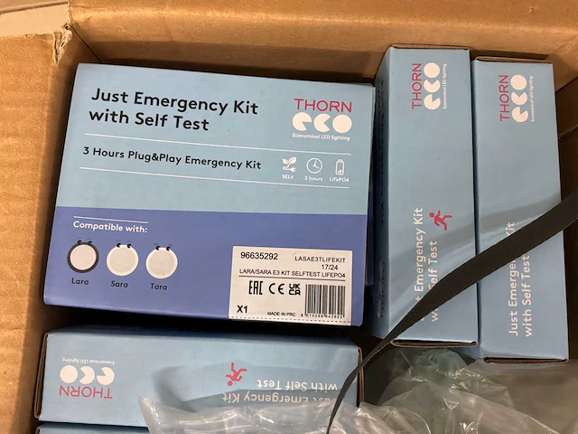 Thorn-zumtobel kantoor verlichting partij - afbeelding 19 van  21